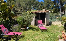Maisonnette Kalis Calme Avec Climatisation Parking Jardin Cadre Campagne Plages A Pieds